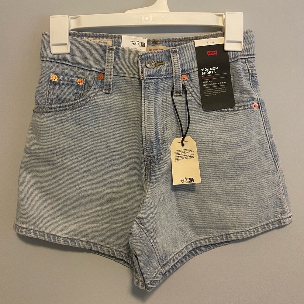NWT Levi’s 80s Mom Shorts